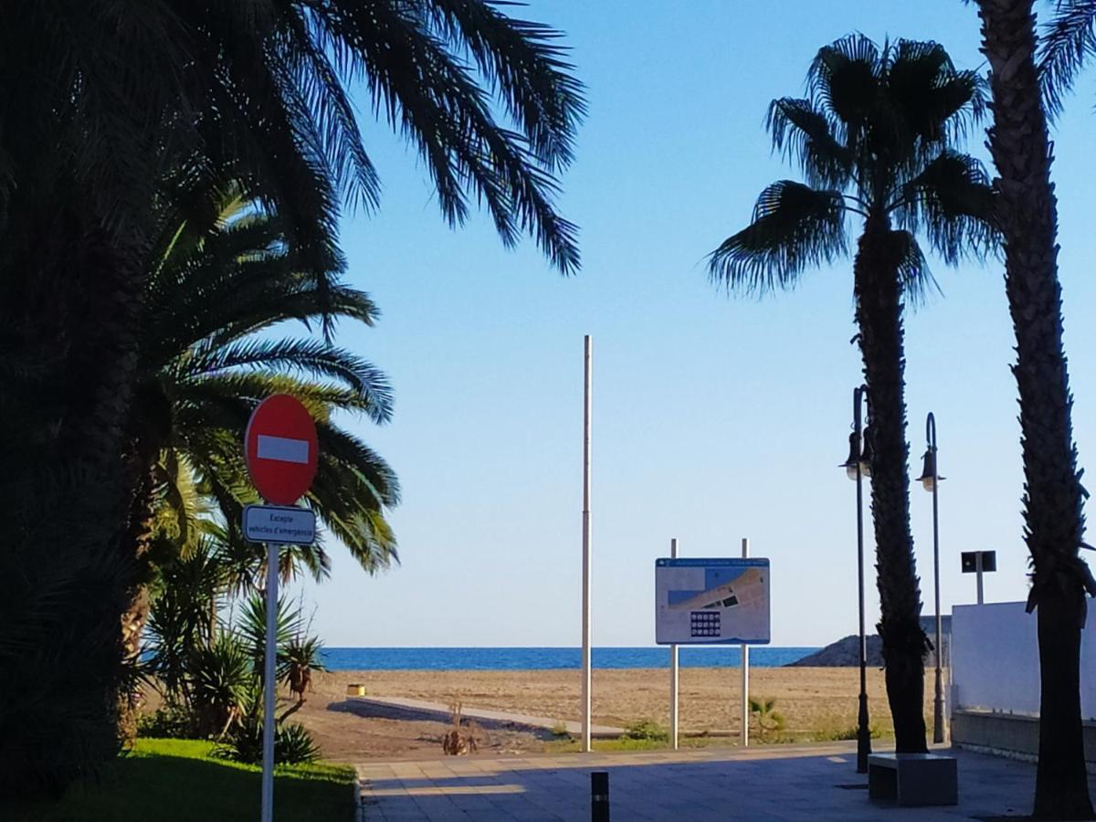 Encantador Apartamento Frente A La Playa De Bara Roda de Bará Екстериор снимка