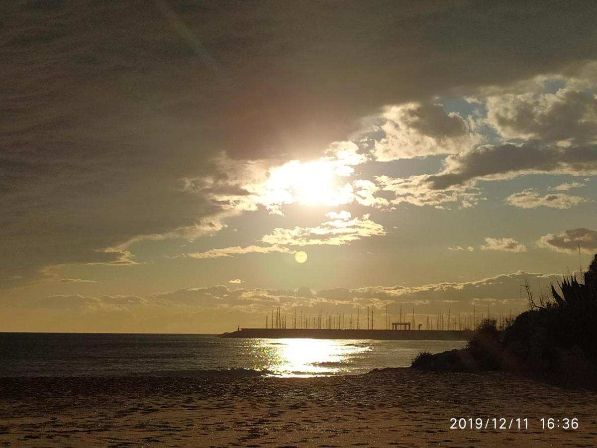 Encantador Apartamento Frente A La Playa De Bara Roda de Bará Екстериор снимка
